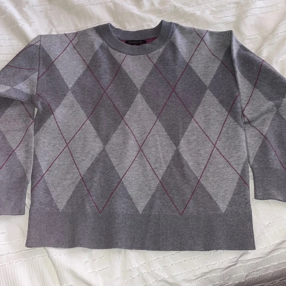 TAHARI - Picture 1 of 3